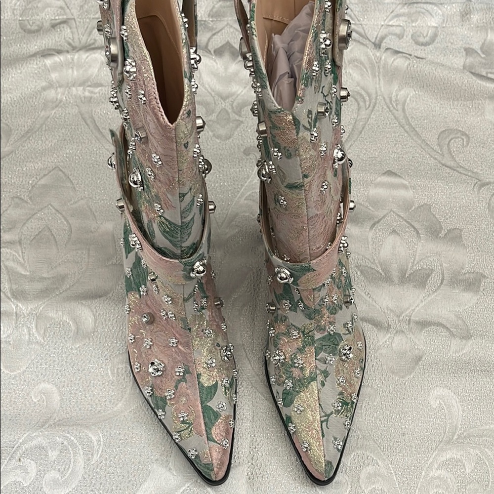 Floral Embellished Women's Boots